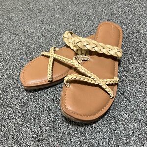 NWOT- Braided Universal Thread sandals - Size 11